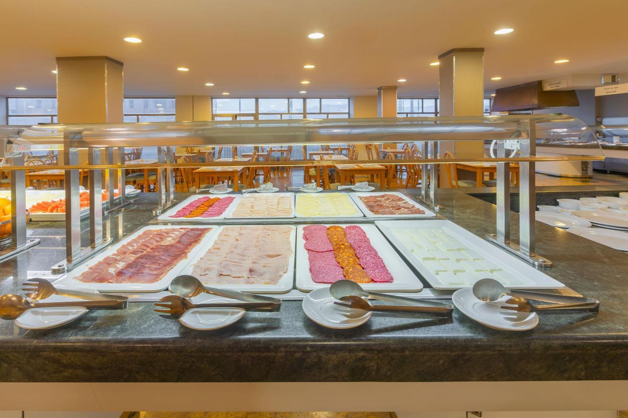 Hotel Roquetas 4*